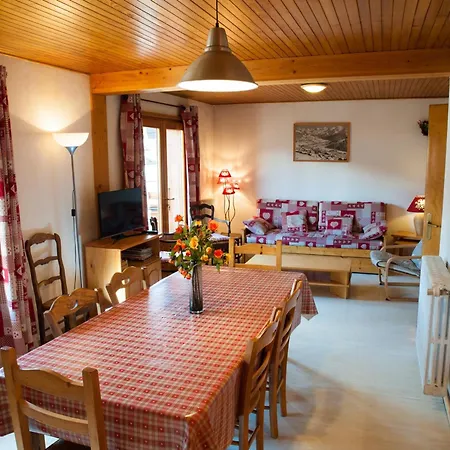 Confortable 4 Chambres, Balcon, Proche Telecabines - Fr-1-467-67 *